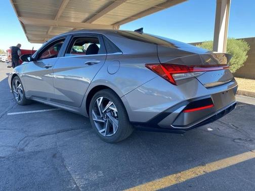 2025 Hyundai ELANTRA SEL