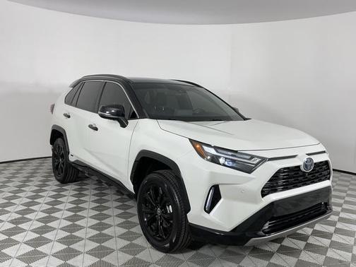 2022 Toyota RAV4 Hybrid SE