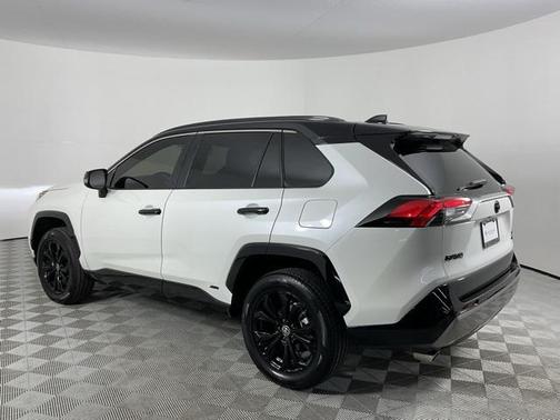 2022 Toyota RAV4 Hybrid SE