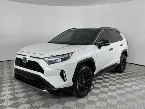 2022 Toyota RAV4 Hybrid SE