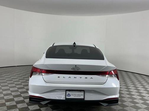 Quartz White 2022 Hyundai ELANTRA SEL