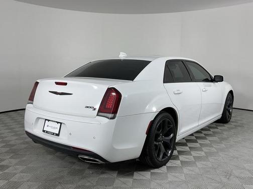 2022 Chrysler 300 S