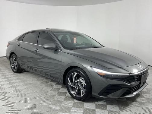 2025 Hyundai ELANTRA SEL