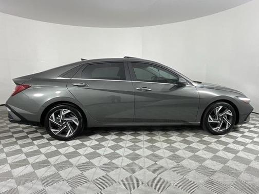 2025 Hyundai ELANTRA SEL
