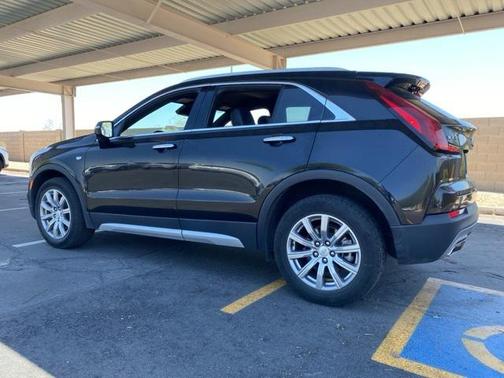 2023 Cadillac XT4 Premium Luxury