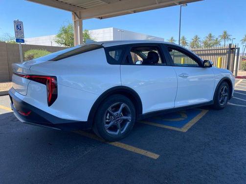 Snow White Pearl 2025 Kia K4 LXS