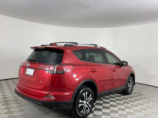Barcelona Red Metallic 2016 Toyota RAV4 LE