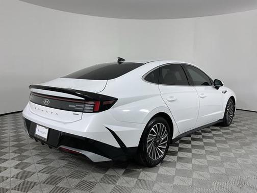 2024 Hyundai SONATA Hybrid SE