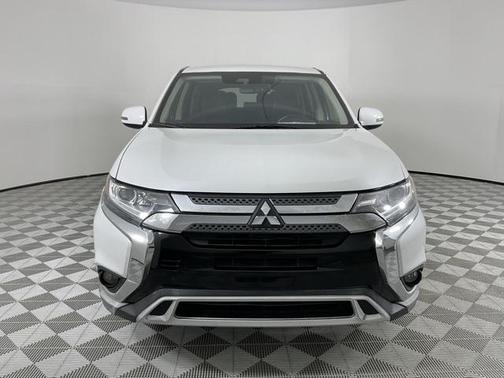 2020 Mitsubishi Outlander SE