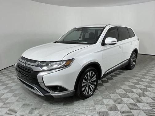 2020 Mitsubishi Outlander SE