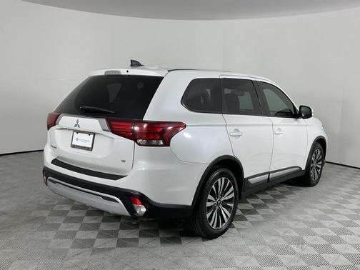 2020 Mitsubishi Outlander SE
