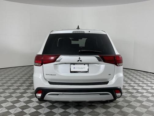 2020 Mitsubishi Outlander SE