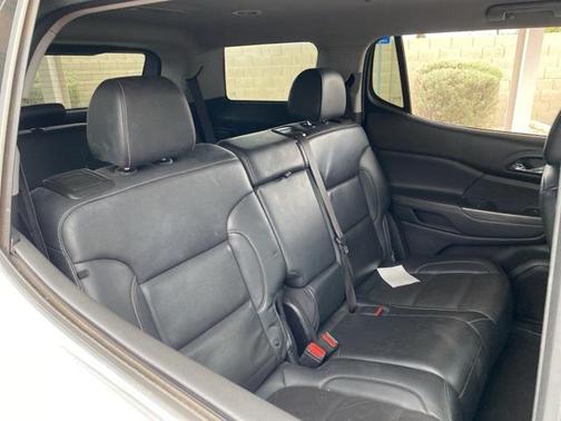 2023 GMC Acadia FWD SLT