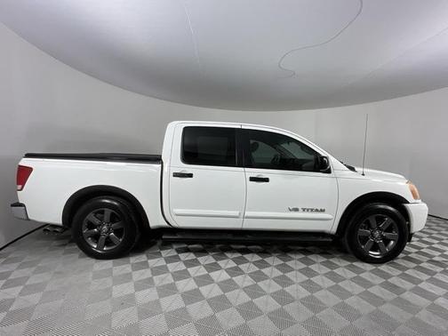 2015 Nissan Titan SV