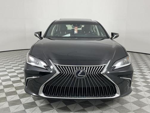 2019 Lexus ES 300h Luxury
