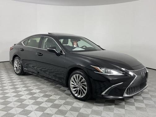 2019 Lexus ES 300h Luxury