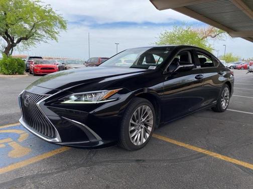 2019 Lexus ES 300h Luxury