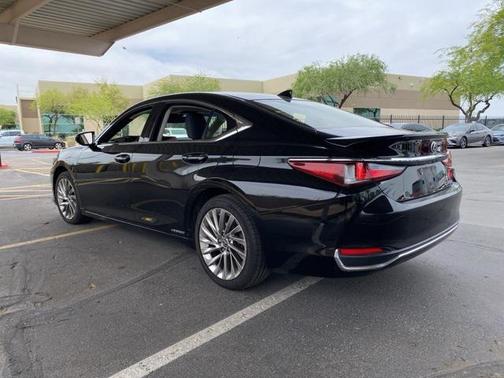 2019 Lexus ES 300h Luxury