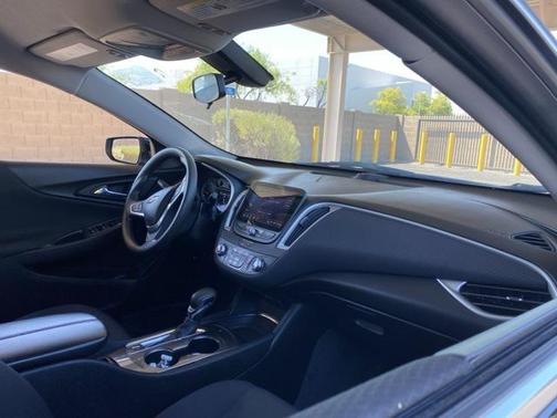 2022 Chevrolet Malibu FWD LT