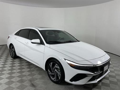 2025 Hyundai ELANTRA SEL