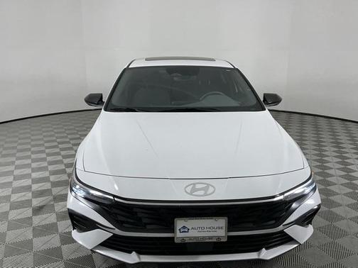 2025 Hyundai ELANTRA SEL
