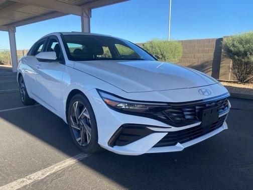 2025 Hyundai ELANTRA SEL