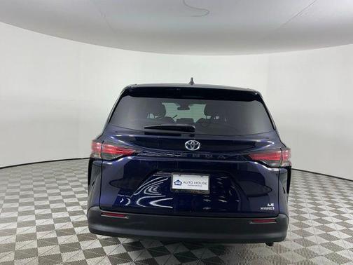 2021 Toyota Sienna LE