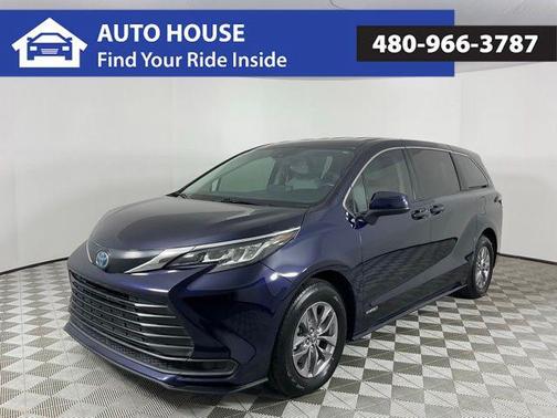 2021 Toyota Sienna LE