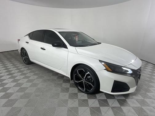 2024 Nissan Altima SR FWD