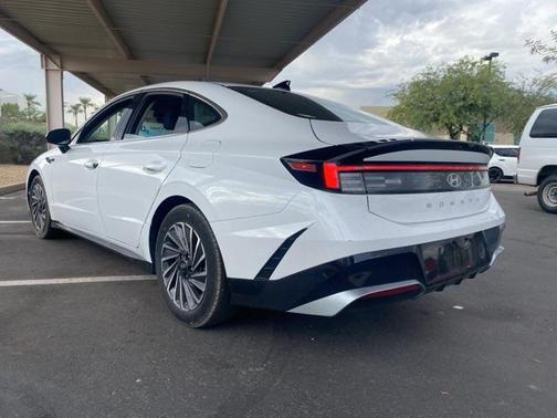 2024 Hyundai SONATA Hybrid SE
