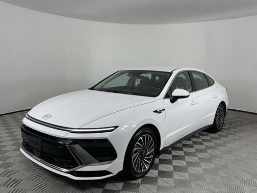 2024 Hyundai SONATA Hybrid SE