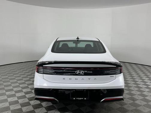 2024 Hyundai SONATA Hybrid SE