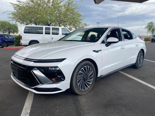 2024 Hyundai SONATA Hybrid SE