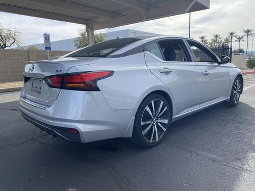 2021 Nissan Altima SR FWD