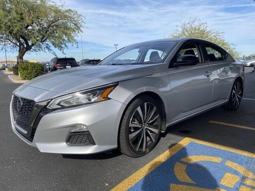 2021 Nissan Altima SR FWD