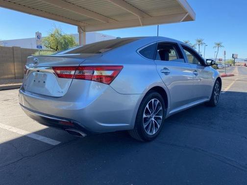 2018 Toyota Avalon XLE
