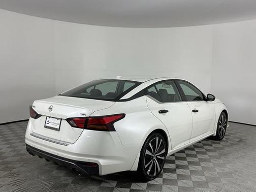 2020 Nissan Altima SR FWD