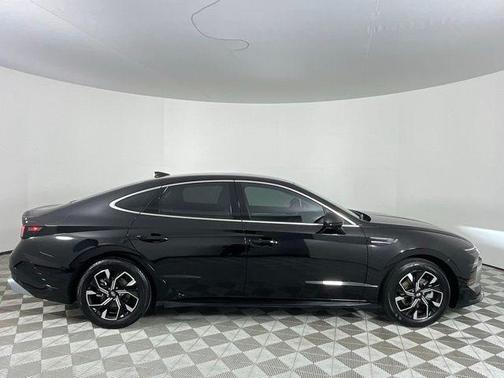 Abyss Black 2025 Hyundai SONATA SEL