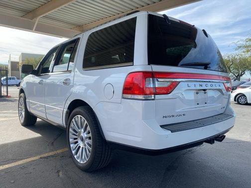 2015 Lincoln Navigator Base