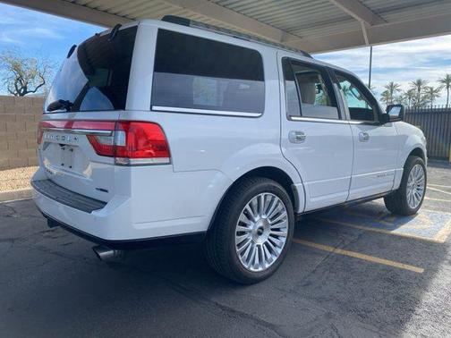 2015 Lincoln Navigator Base