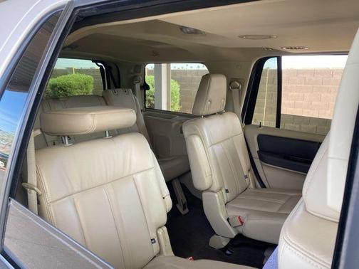 2015 Lincoln Navigator Base