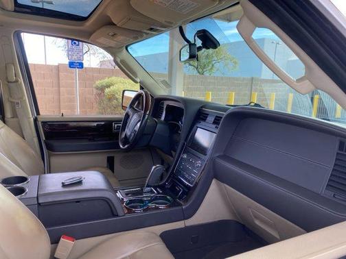 2015 Lincoln Navigator Base
