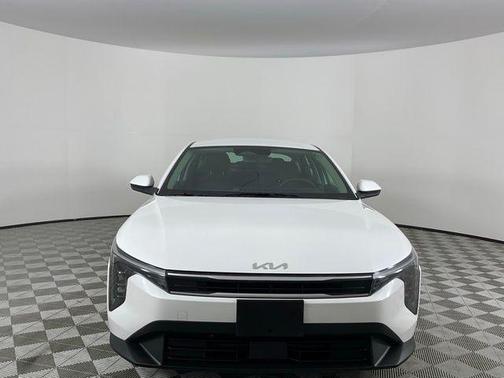 Snow White Pearl 2025 Kia K4 LXS