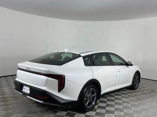 Snow White Pearl 2025 Kia K4 LXS