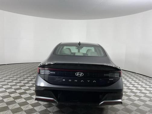 2024 Hyundai SONATA Hybrid SE