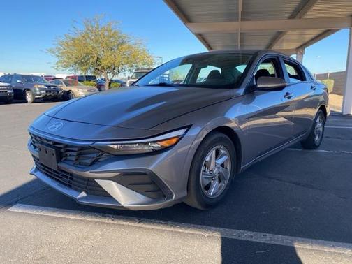 2024 Hyundai ELANTRA SE