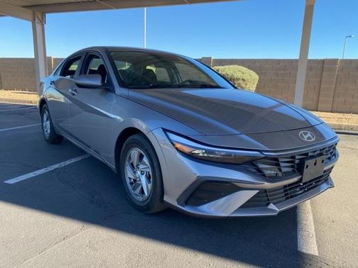 2024 Hyundai ELANTRA SE