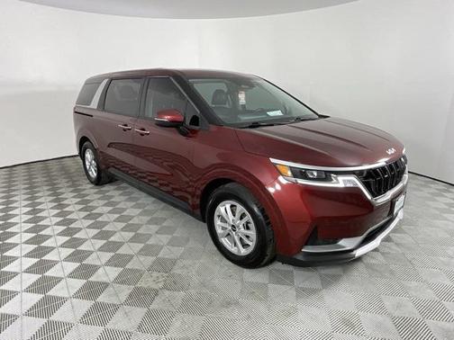 2024 Kia Carnival LX