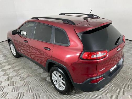 Deep Cherry Red Crystal Pearlcoat 2016 Jeep Cherokee Sport