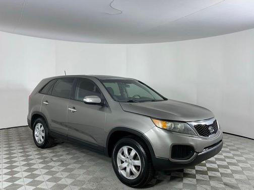 Titanium Silver 2013 Kia Sorento LX